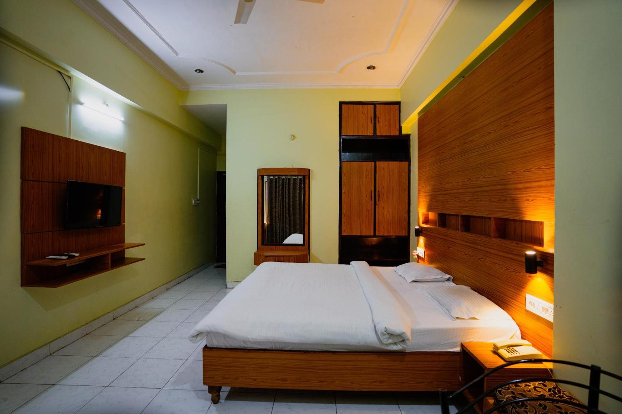 Hotel Girdhar Mahal إندور المظهر الخارجي الصورة