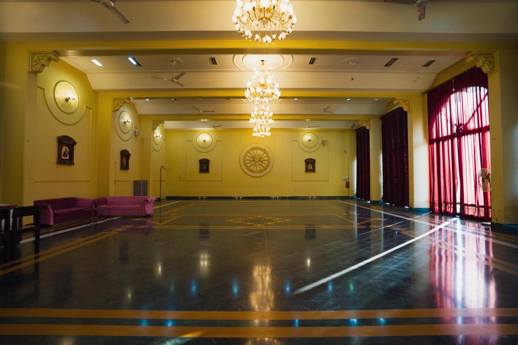 Hotel Girdhar Mahal إندور المظهر الخارجي الصورة