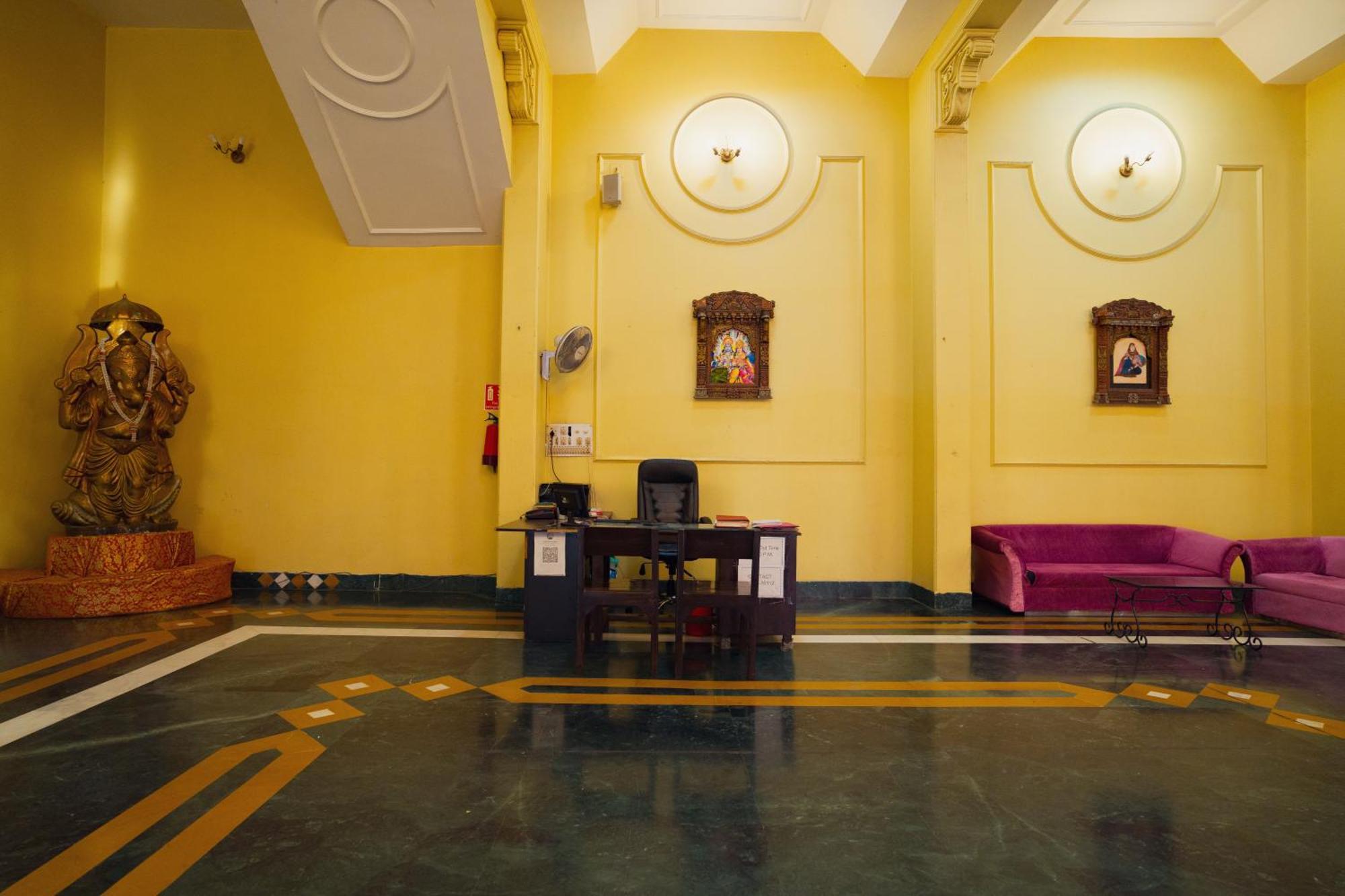 Hotel Girdhar Mahal إندور المظهر الخارجي الصورة