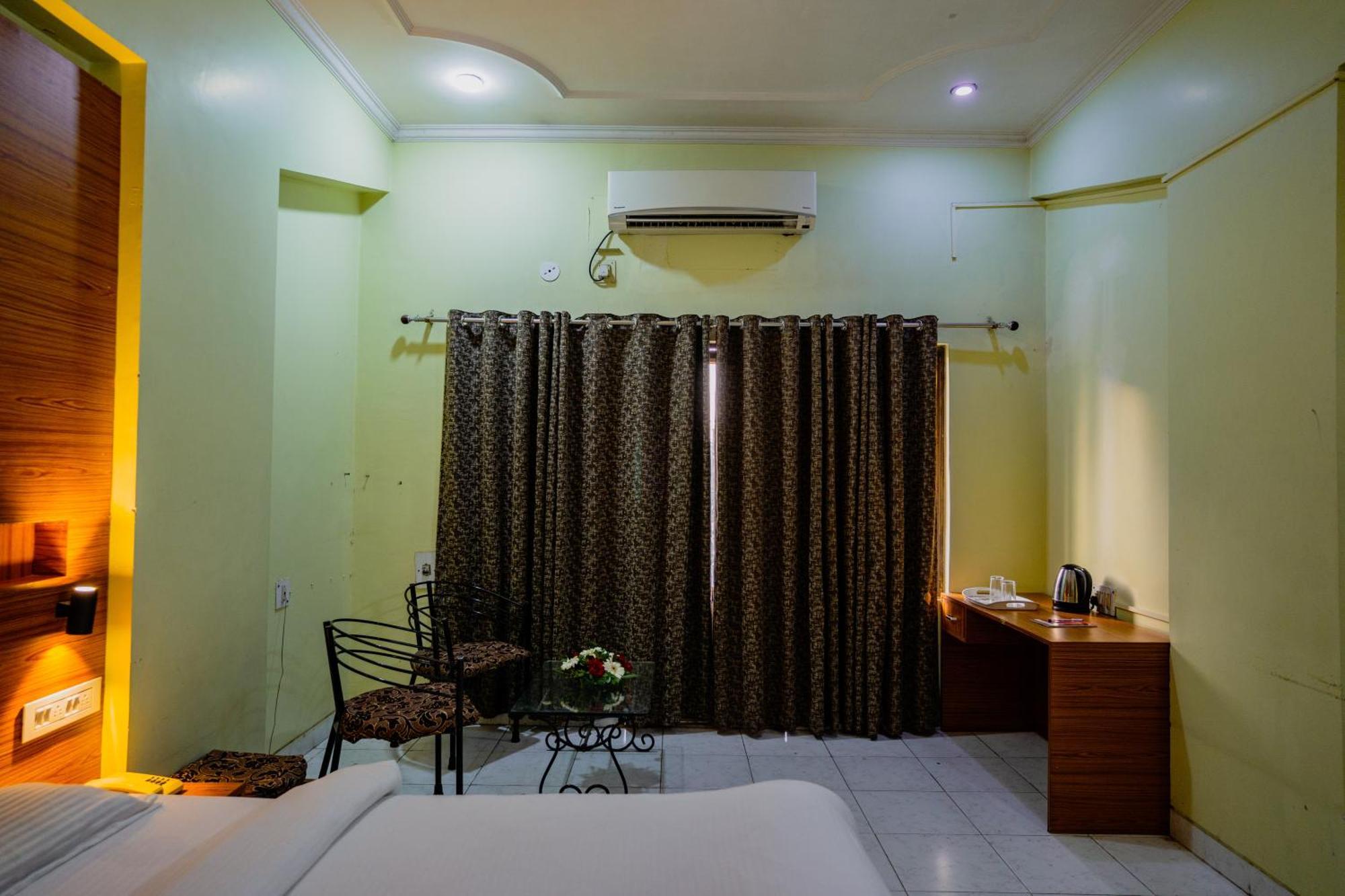 Hotel Girdhar Mahal إندور المظهر الخارجي الصورة