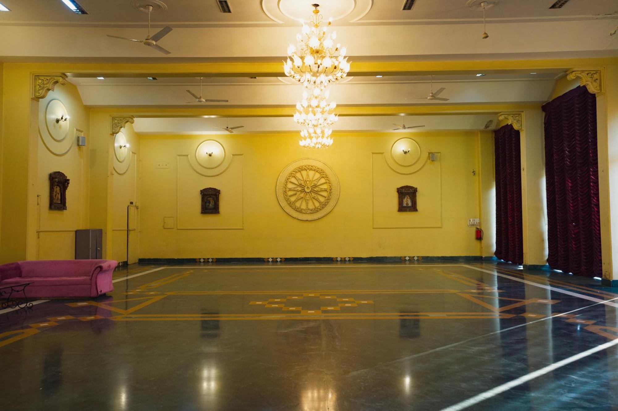 Hotel Girdhar Mahal إندور المظهر الخارجي الصورة