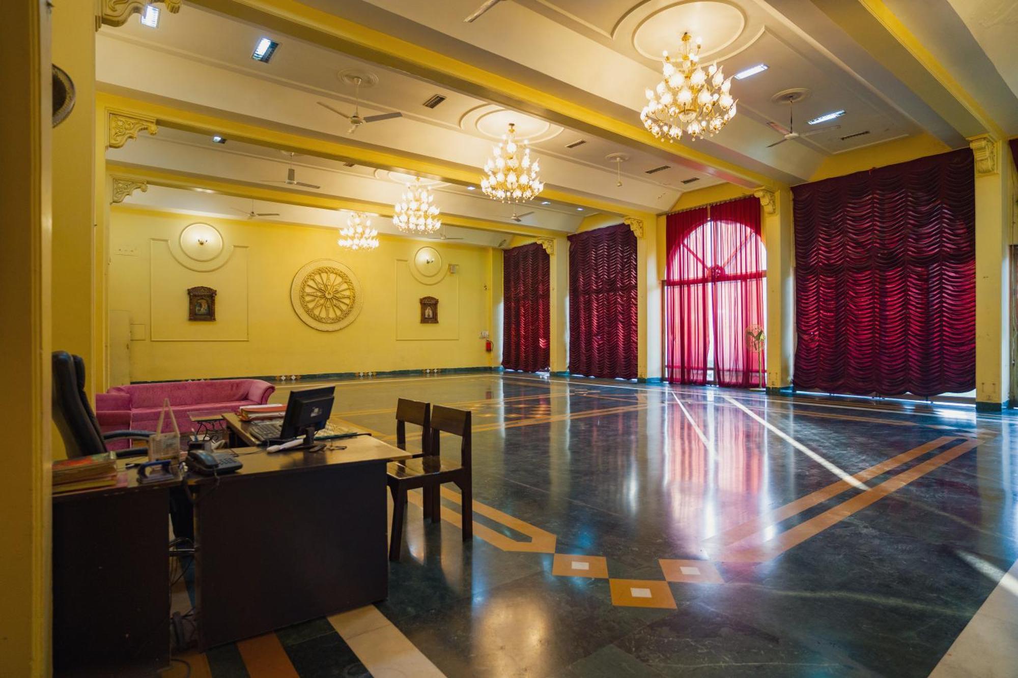 Hotel Girdhar Mahal إندور المظهر الخارجي الصورة