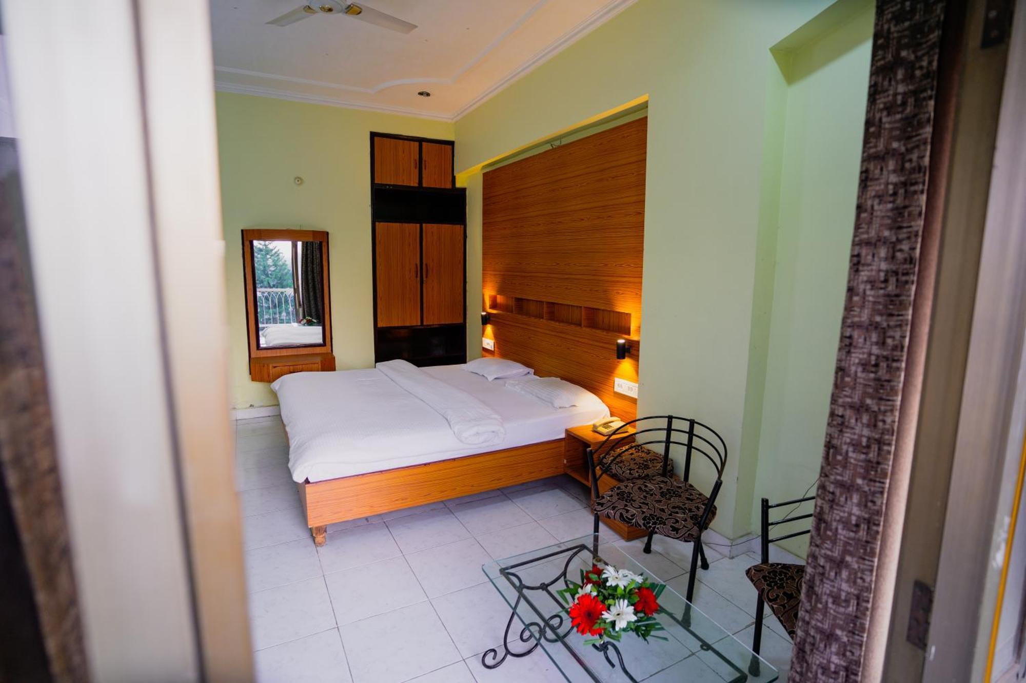 Hotel Girdhar Mahal إندور المظهر الخارجي الصورة