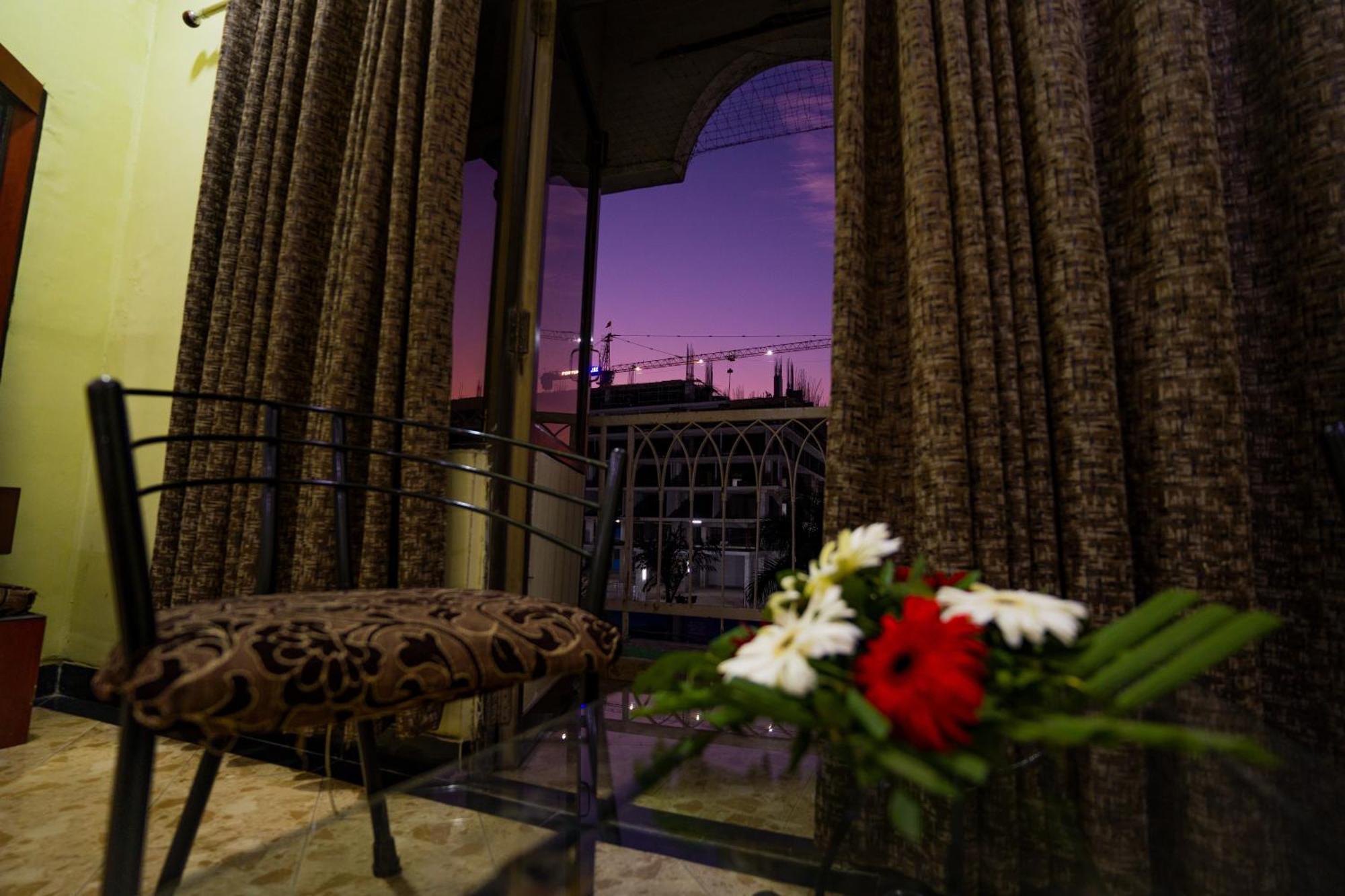 Hotel Girdhar Mahal إندور المظهر الخارجي الصورة