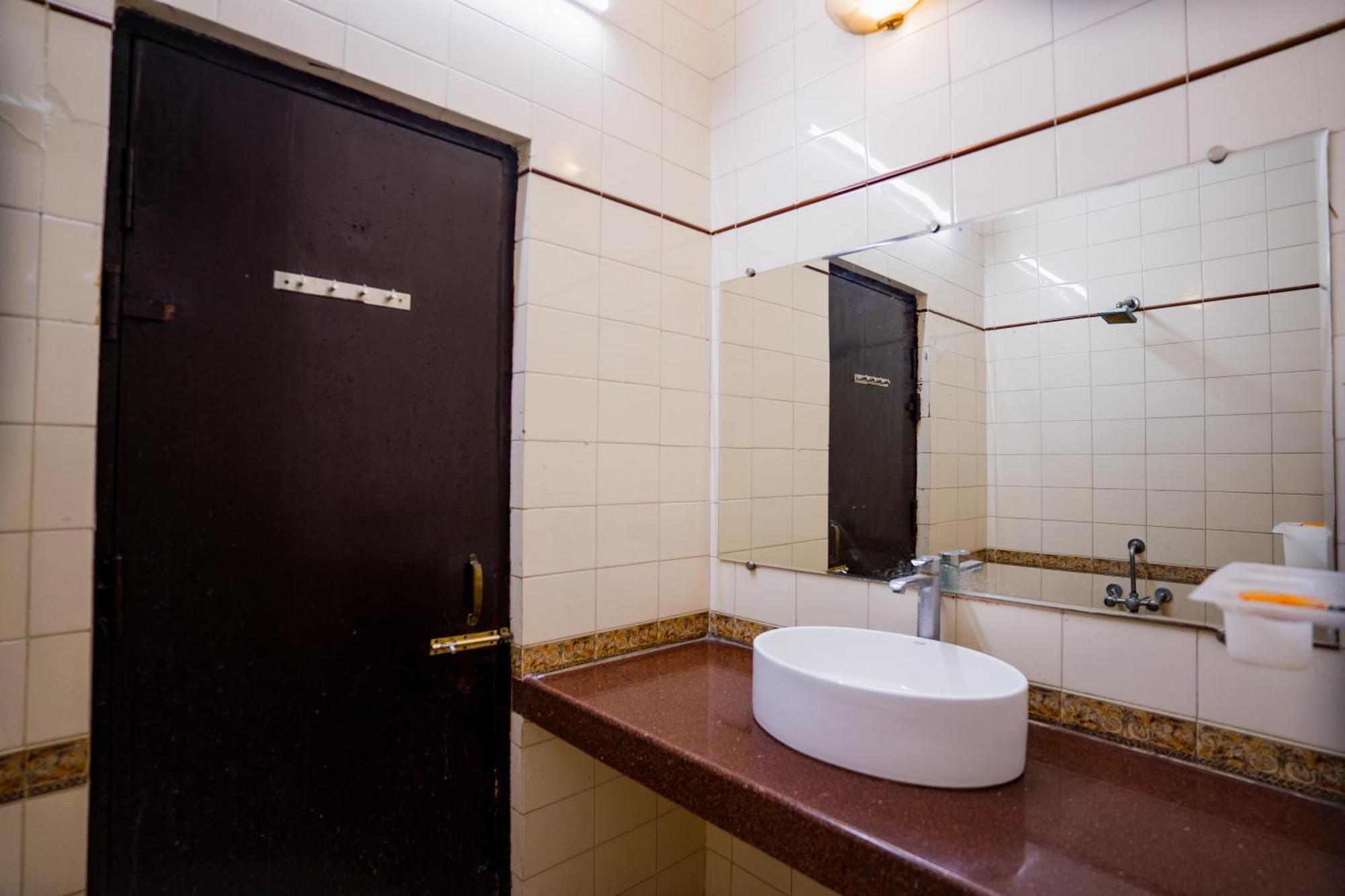 Hotel Girdhar Mahal إندور المظهر الخارجي الصورة
