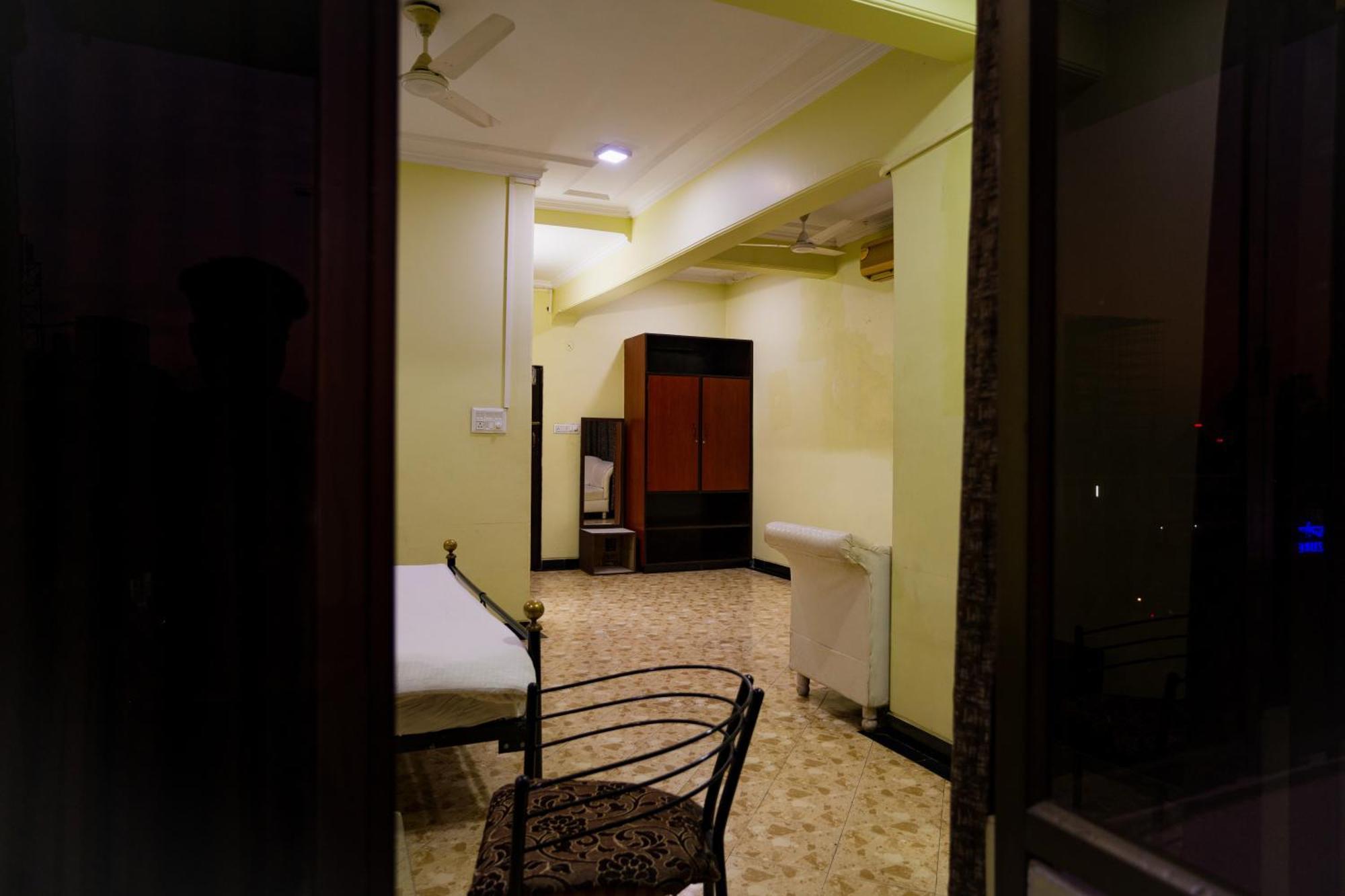 Hotel Girdhar Mahal إندور المظهر الخارجي الصورة