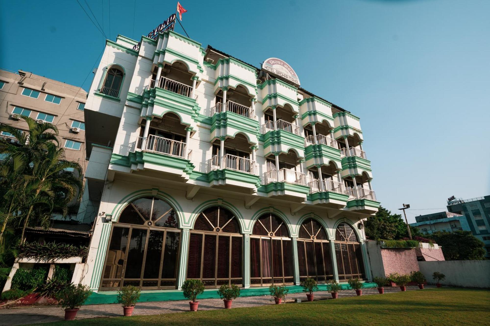 Hotel Girdhar Mahal إندور المظهر الخارجي الصورة