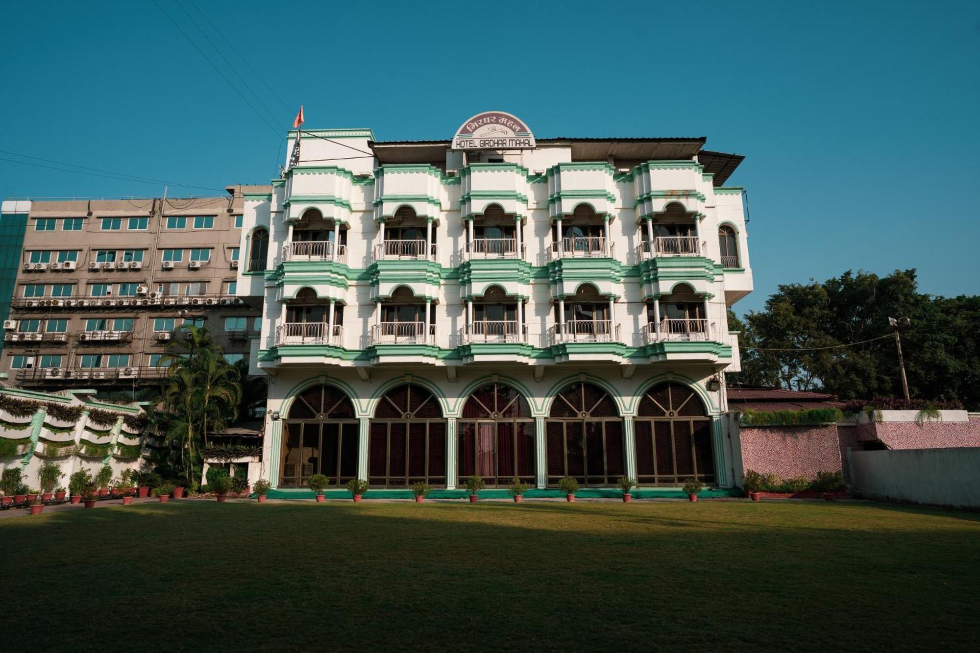 Hotel Girdhar Mahal إندور المظهر الخارجي الصورة